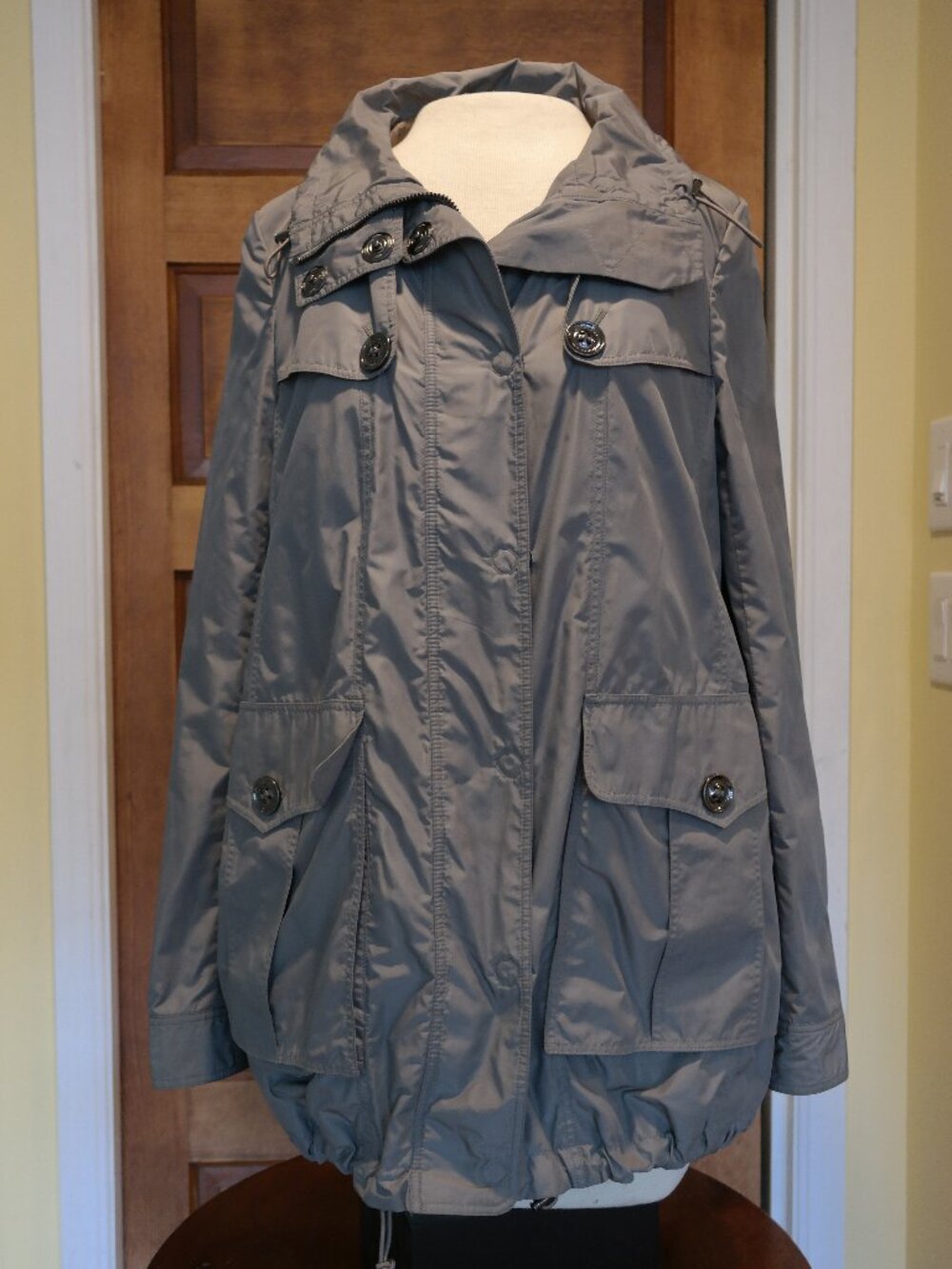 Burberry Women's Windbreaker Utility Jacket w/ Hood Grey Olive Color Authentic